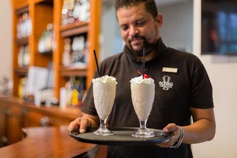 Lunch & Drinks At Feathers & Flatcaps cocktail lounge, Montagu Country Hotel Lunch & Drinks At Feathers & Flatcaps cocktail lounge, Montagu Country Hotel