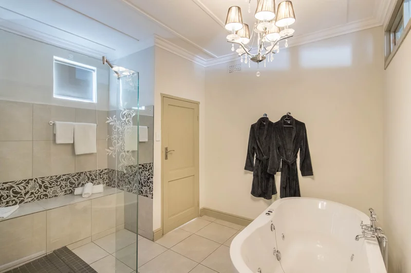 rm50.bathroom.3 rm50.bathroom.3